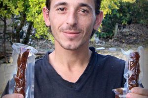 Marketten sucuk almak istedi hayatının şokunu yaşadı