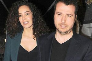 Azra Akın suda doğum yapacak