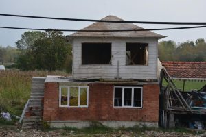 Baba yadigarı evi kendi evinin &uuml;zerine taşıdı