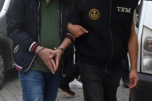 &Uuml;st d&uuml;zey FET&Ouml;'c&uuml; İstanbul'da yakalandı