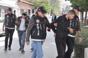 Uyuşturucu ş&uuml;phelileri adliyede