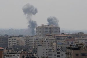 İsrail Gazze'ye hava saldırısı d&uuml;zenledi