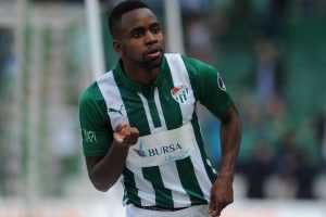 Cedric Bakambu: "Bursaspor'a gel Mesut &Ouml;zil"