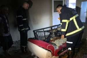 Prize takılı taşınabilir şarj cihazı patladı