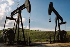 Petrol&uuml;n varili 75,76 dolar
