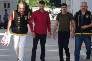 Kız &ccedil;ocuğunun &ouml;l&uuml;m&uuml; &ccedil;&ouml;z&uuml;ld&uuml;!