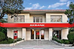 Akbank'tan 4,7 milyar TL net kar
