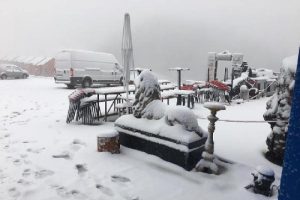 Kartepe beyaza b&uuml;r&uuml;nd&uuml;