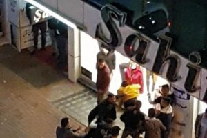 Gen&ccedil;ler tekme tokat birbirine girdi!