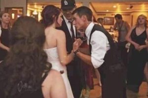 D&uuml;ğ&uuml;nde &ccedil;ekilen fotoğraf sosyal medyayı karıştırdı