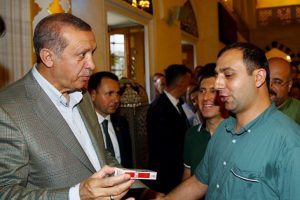 Erdoğan'ın reddettiği &ouml;neri: Sigara denetimlerini azaltalım, oylarımız etkilenir