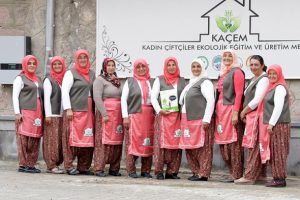&Ccedil;ift&ccedil;i kadınlar organik &uuml;r&uuml;nlerle işletmeci oldu