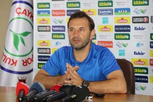 Okan Buruk: "Beşiktaş i&ccedil; saha performansı etkili bir takım"