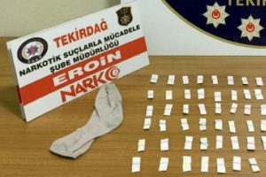 Polisten ka&ccedil;arken attığı &ccedil;oraptan bakın ne &ccedil;ıktı!