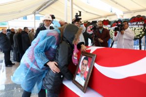 Bursa'da şehit olan yunus polisi Kırşehir'de toprağa verildi