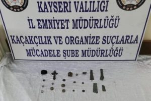 Tarihi eser ka&ccedil;ak&ccedil;ısı 3 kişiye g&ouml;zaltı