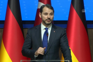Bakan Albayrak'tan &ouml;nemli a&ccedil;ıklamalar