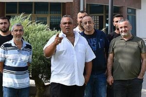 Konsomatris izni i&ccedil;in bakanlık &ouml;n&uuml;nde eylem