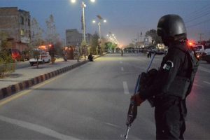 Pakistan'da askeri konvoya saldırı!