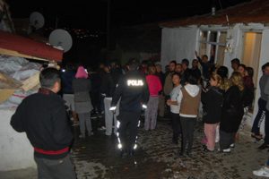 Mahalleli sokağa d&ouml;k&uuml;ld&uuml;! Korku dolu anlar