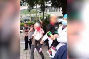Dehşete d&uuml;ş&uuml;ren saldırı! 14 &ccedil;ocuğu bı&ccedil;akladı...