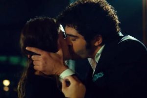 Bizim Hikaye'de ateşli sahne!