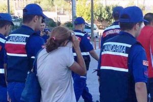 Jandarmadan uyuşturucu tacirlerine su&ccedil;&uuml;st&uuml;