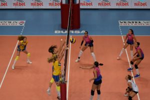 Bursa'da 5. Uluslararası Cengiz G&ouml;ll&uuml; Nil&uuml;fer Cup ilk g&uuml;n nefes kesti