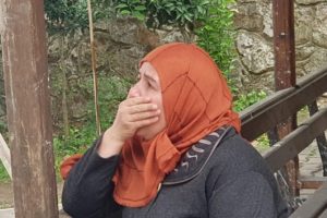 Şarjda unutulan cep telefonundan yangın &ccedil;ıktı