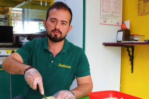 Tost uğruna bankadaki işini bıraktı