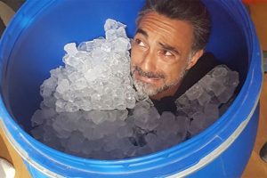 Selim Bayraktar buz dolu varile girdi