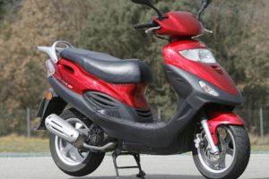 Bursa'da &ccedil;alınan motor spor kul&uuml;b&uuml;nde par&ccedil;alanmış vaziyette bulundu