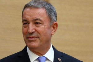 Bakan Akar, Fransız mevkidaşı Parly ile g&ouml;r&uuml;şt&uuml;