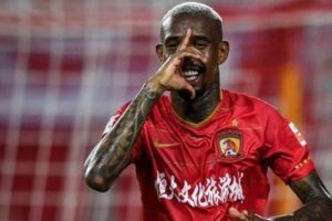 Benfica, Talisca transferini a&ccedil;ıkladı!