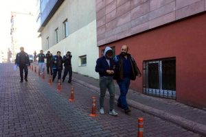İstanbul'dan gelerek hırsızlık yapan 5 ş&uuml;pheli yakalandı