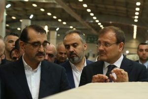 Bakan D&ouml;nmez Bursa'da: "Madencilik sekt&ouml;r&uuml;nde &ouml;n&uuml;n&uuml;z&uuml; a&ccedil;mak i&ccedil;in &ccedil;alışmalar yaptık"