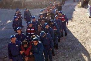G&ouml;zaltına alınan 28 ş&uuml;pheliden 10'u tutuklandı