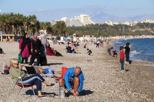 Ekim ayı sonunda Antalya'da yaz manzaraları