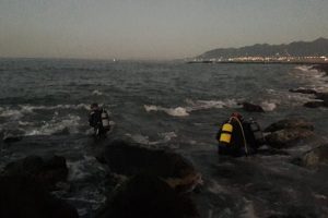 Deniz d&uuml;ş&uuml;p g&ouml;zden kayboldu!