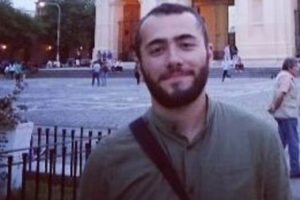 Bir &uuml;lke bu T&uuml;rk genci konuşuyor! Medya peşine d&uuml;şt&uuml;
