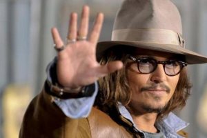 Johnny Depp'e b&uuml;y&uuml;k şok!