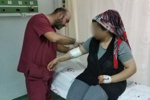 Asker eğlencesinde kan d&ouml;k&uuml;ld&uuml;!