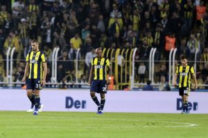 Kadık&ouml;y'de hezimet! Fener derbi &ouml;ncesi dağıldı