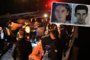 D100'de feci kaza: 2 &ouml;l&uuml; 1 ağır yaralı