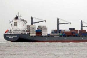 Nijeryalı korsanlar 11 kişiyi ka&ccedil;ırdı