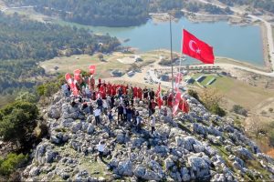 29 Ekim coşkusu Bursa semalarında dalgalandı