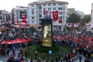 Yalova'da coşkulu y&uuml;r&uuml;y&uuml;ş