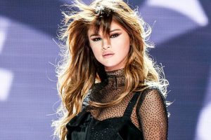 Selena Gomez zirveyi kaptırdı