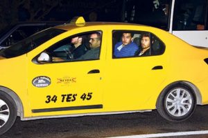 Flaşlar patlayınca panik yaptı