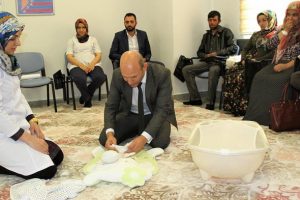 Babalığa gebe okulunda hazırlanıyorlar